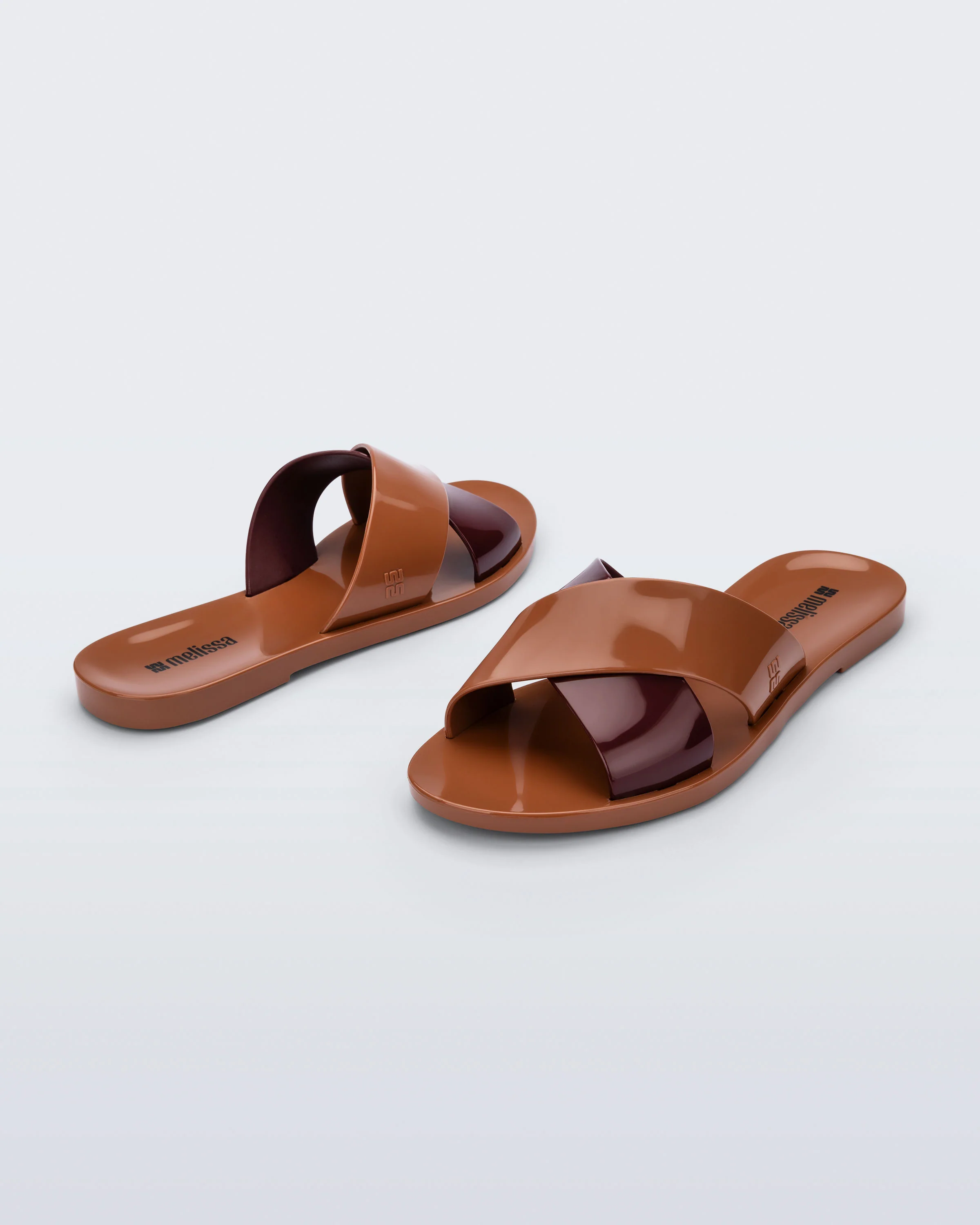 MELISSA ESSENTIAL CROSS SLIDE - Image 18