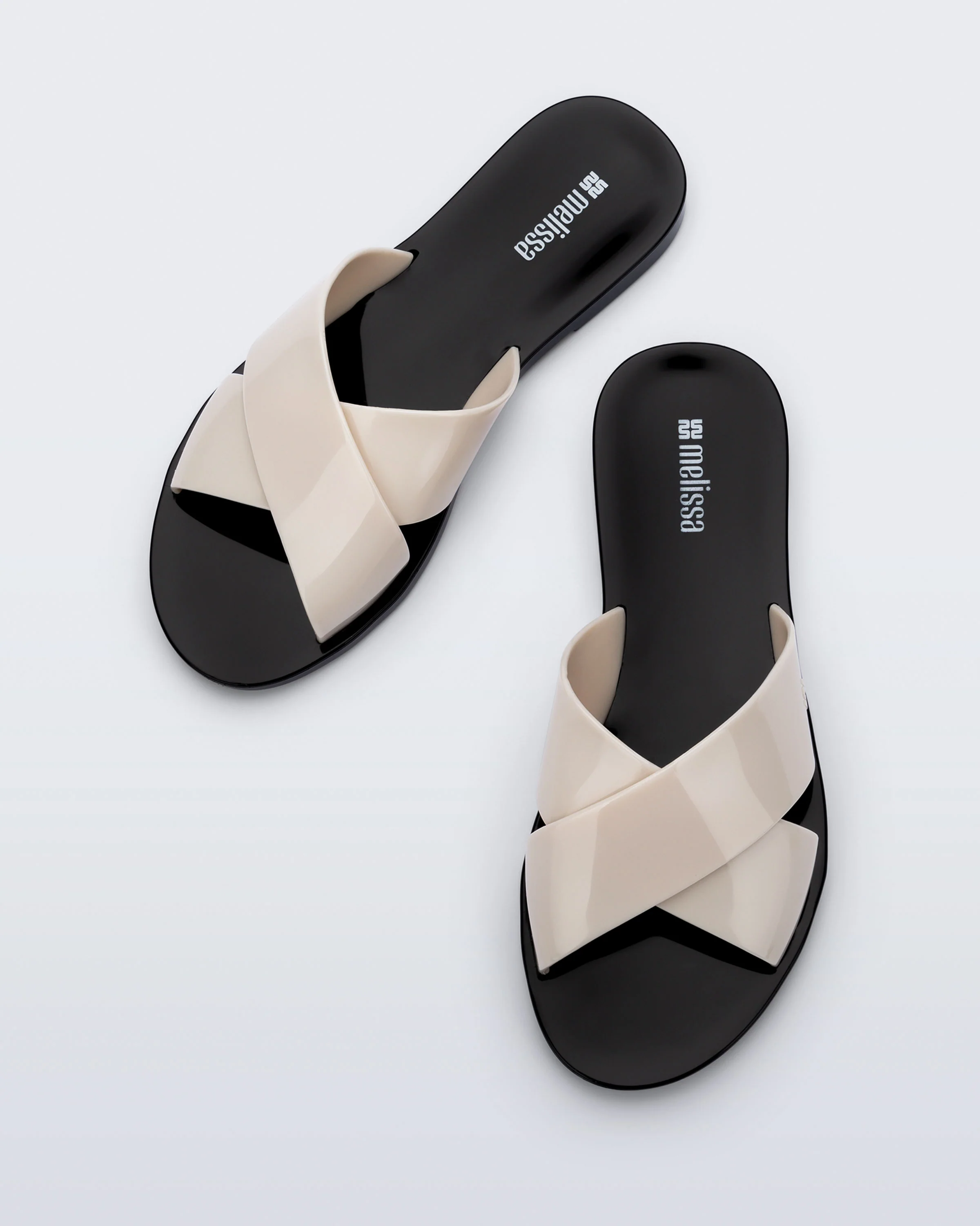 MELISSA ESSENTIAL CROSS SLIDE - Image 9