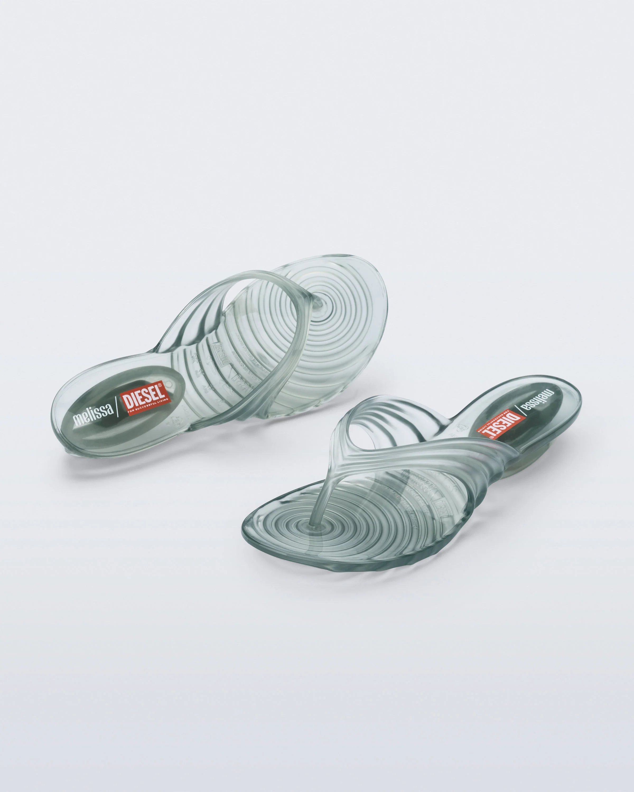 Melissa Quantum Thong + Diesel - Image 15