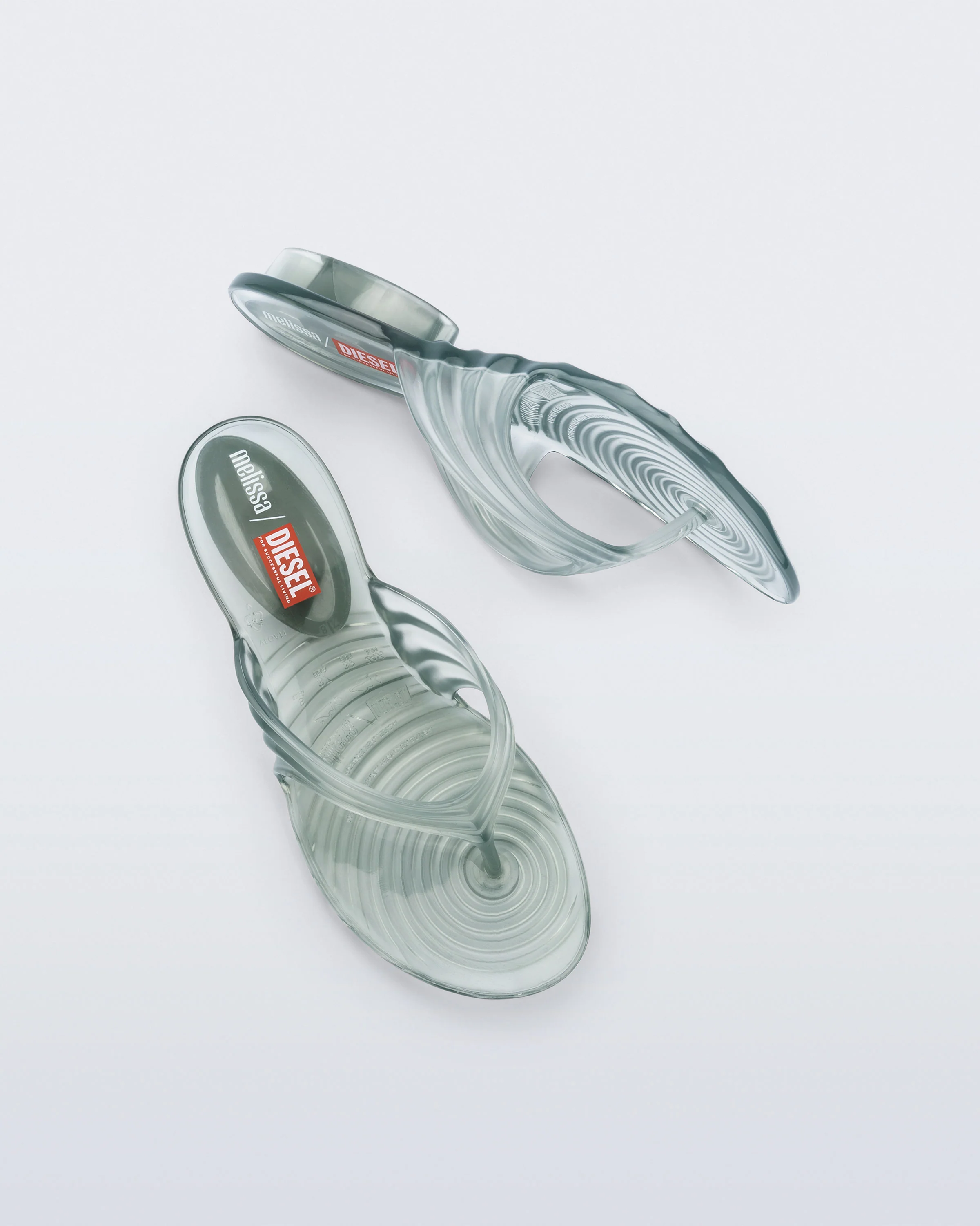 Melissa Quantum Thong + Diesel - Image 16