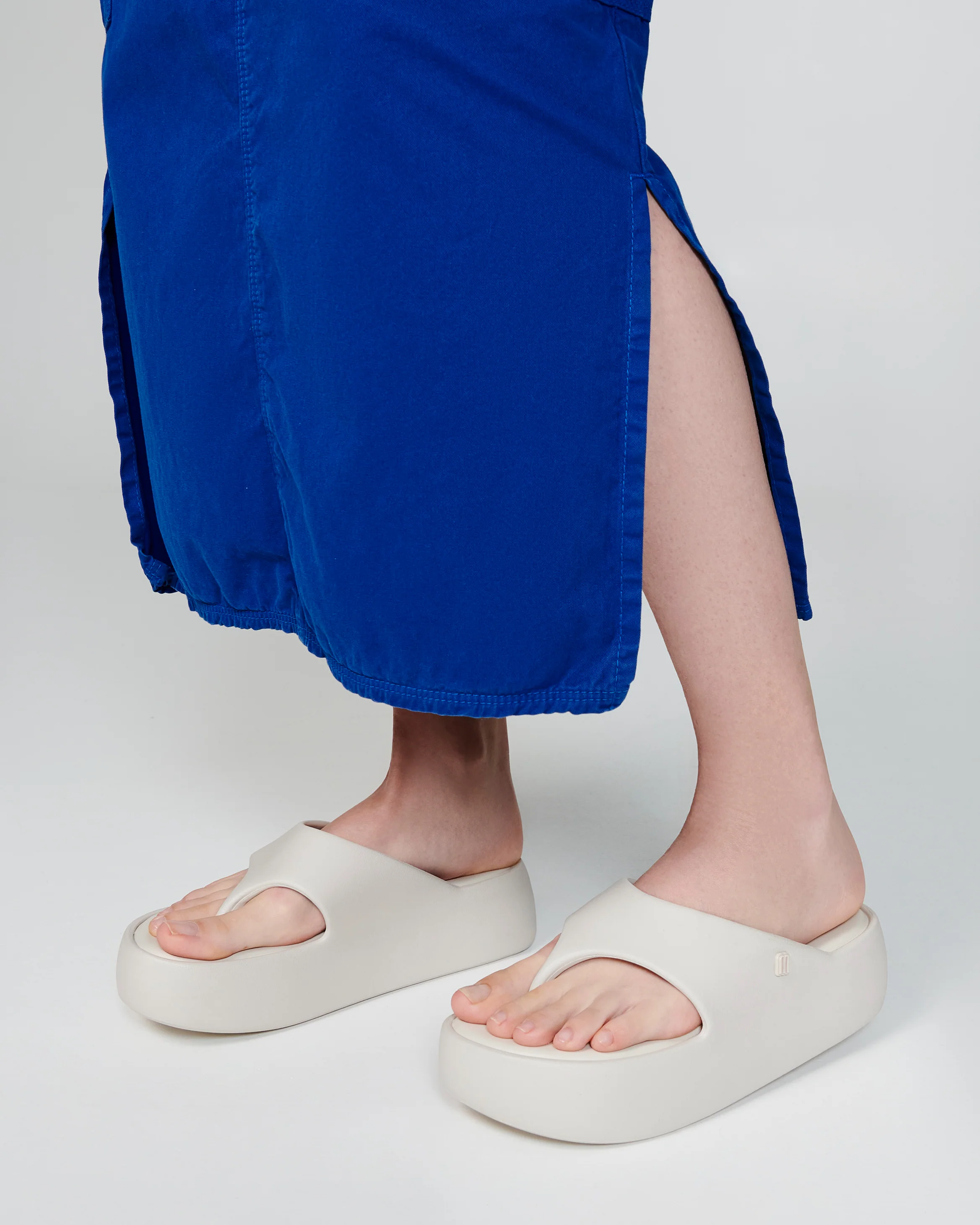 MELISSA FREE PLATFORM THONG - BEIGE - Image 5