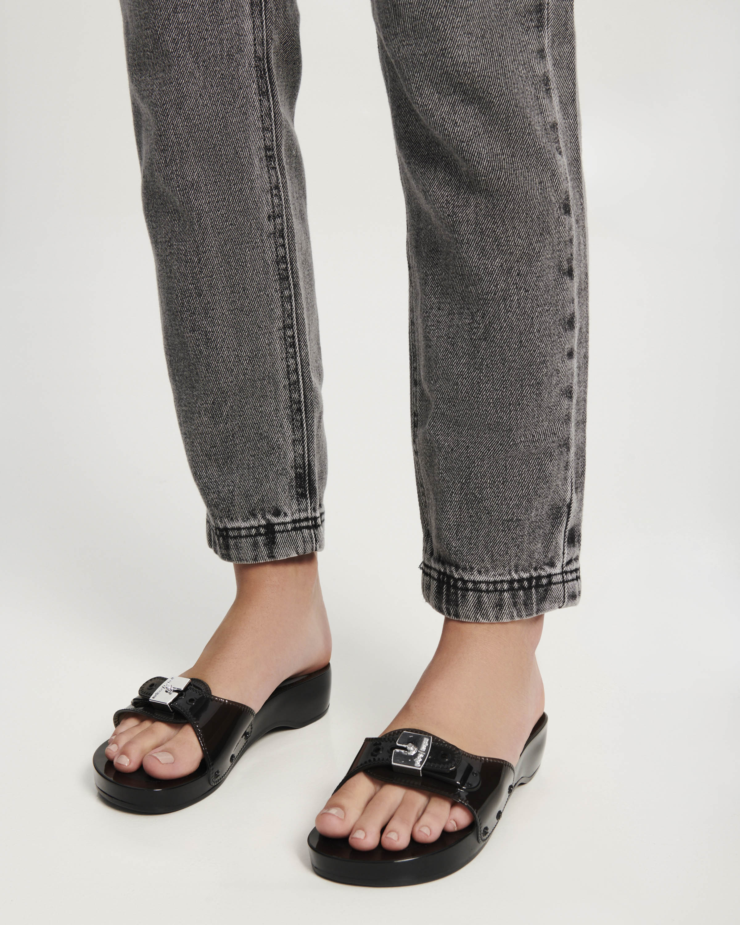 MELISSA PESCURA HEEL + SCHOLL BLACK - Image 4