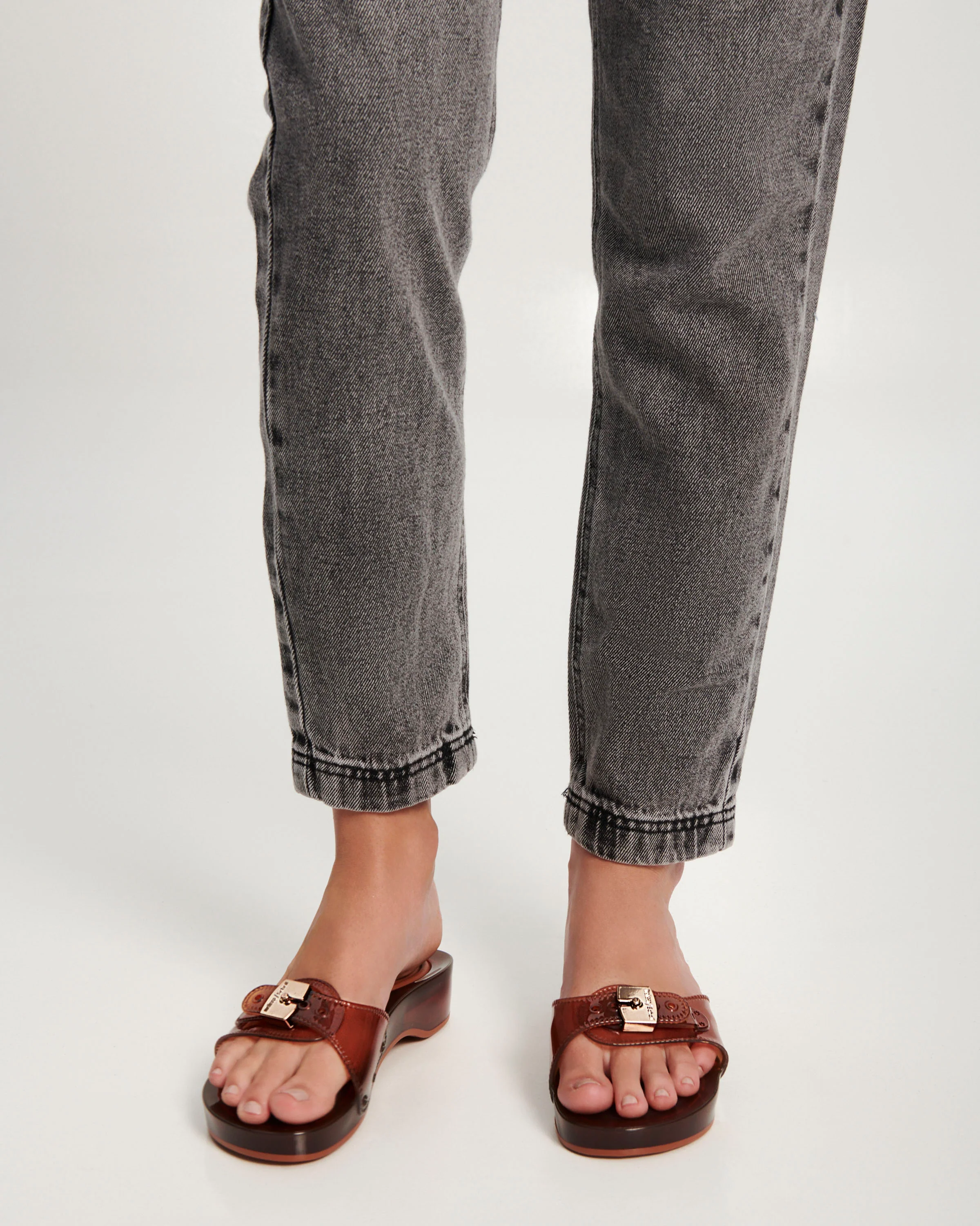 MELISSA PESCURA HEEL + SCHOLL BROWN - Image 4